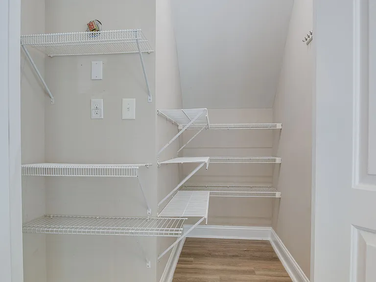 107 McKinnon Pl — Photo 44