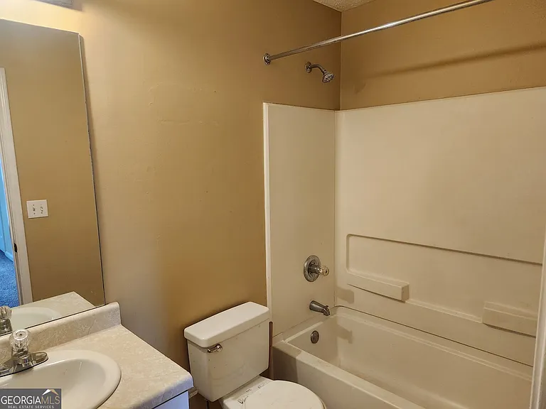 5748 Wellborn Creek Dr — Photo 9