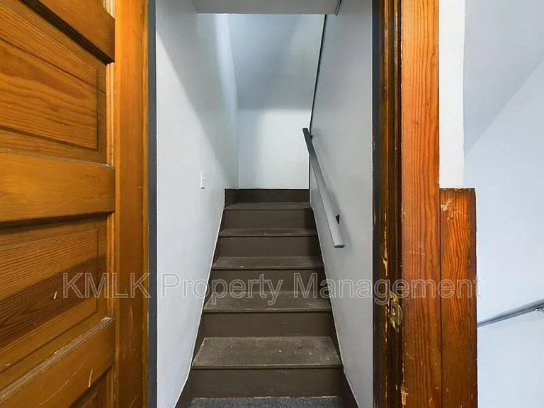 693 Kling St — Photo 29