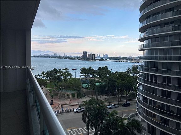 4th image of 1800 N Bayshore Dr APT 712