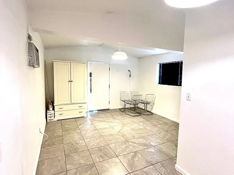 312 W Glenrosa Ave — Photo 19
