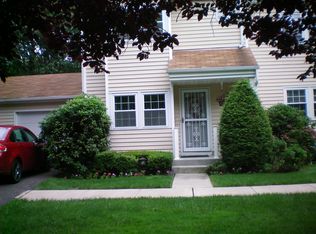 12 Rutledge Cmns, Yaphank, NY 11980