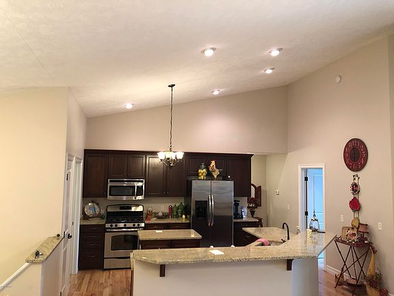 4th image of 120 Clubhouse Dr