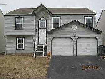 2nd image of 3215 Kings Realm Ave