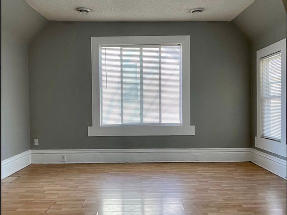 3rd image of 973 Geranium Ave E Unit 2