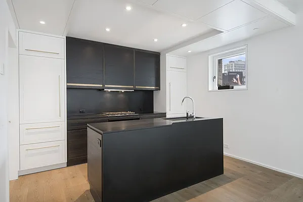 Rented by Alf Naman Real Estate | media 12