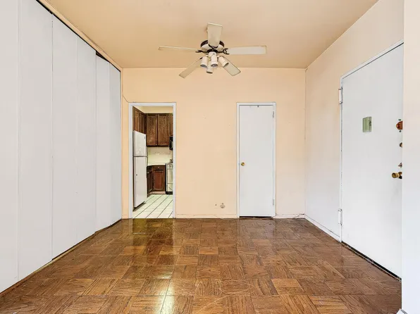 70-25 Yellowstone Boulevard image 11 of 22