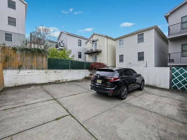 46 Western Avenue image 30 of 36