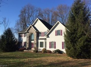 1 Hunters Trl, Chester, NJ 07930