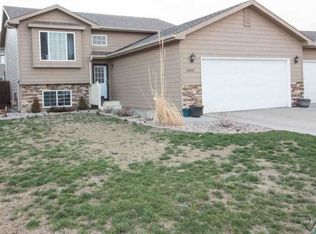 1400 W Meadowbrook Trl, Brandon, SD 57005