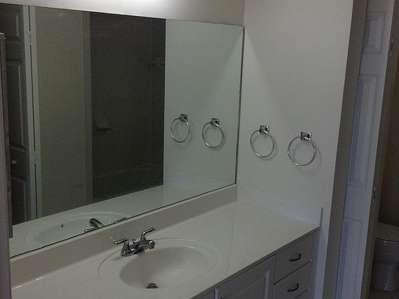4th image of 215 SW 42nd Ave APT 1005