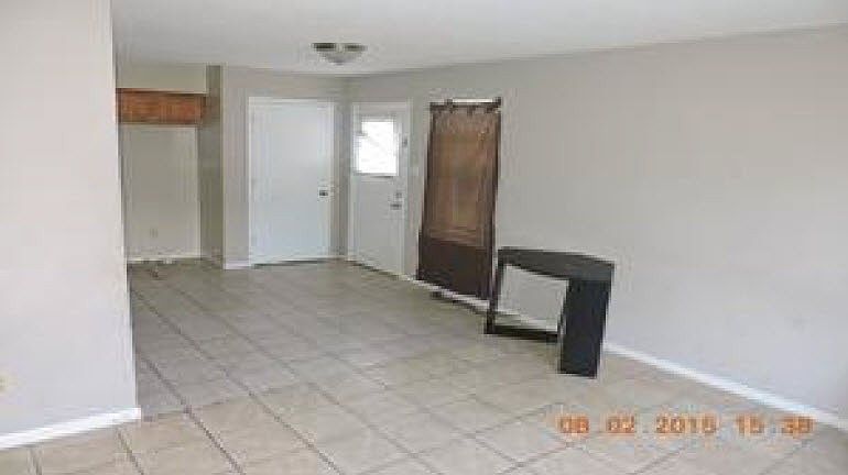 2nd image of 820 Pitney Ln