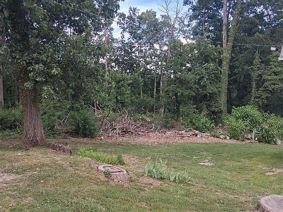 2nd image of 25 Oak Hill Dr #1