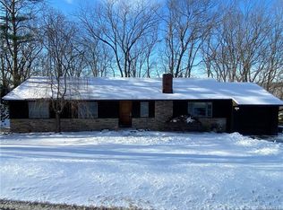 20 Hickory Rd, Sloatsburg, NY 10974