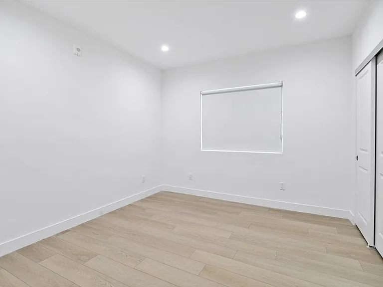 10609 S Inglewood Ave — Photo 21