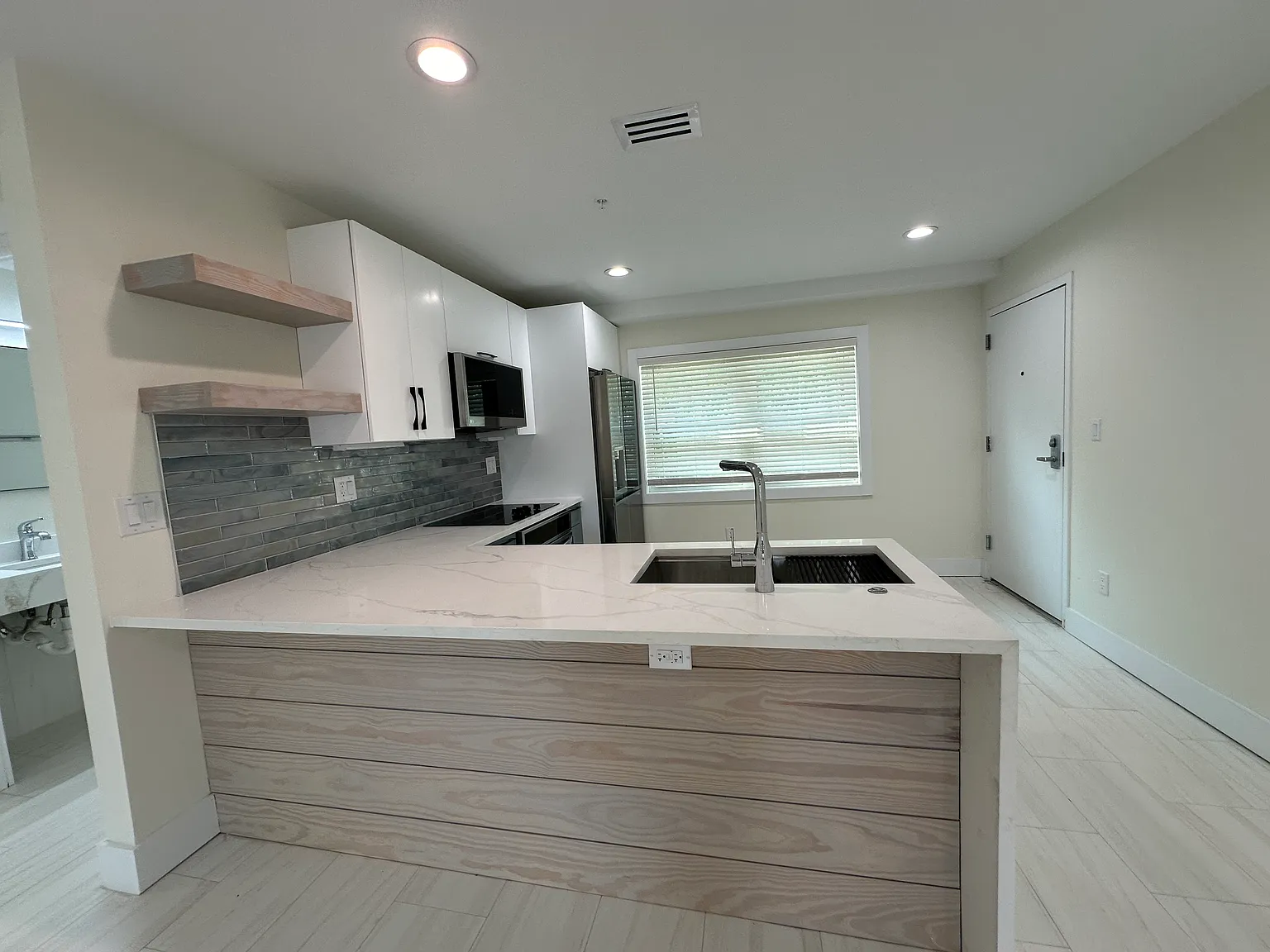 Ocean Reef Apartments — Photo 3