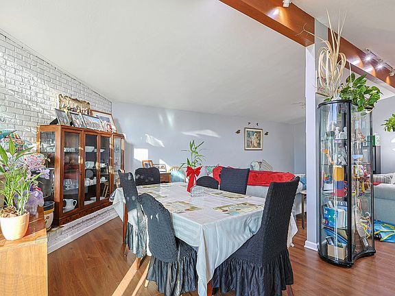 5th image of 372 Nancy Ln