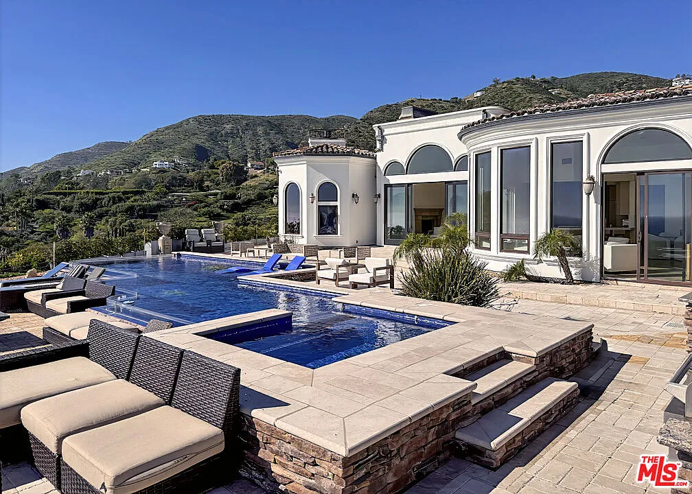 5 bed, 7.0 bath, 3912 sqft, $27,500 — Photo 1