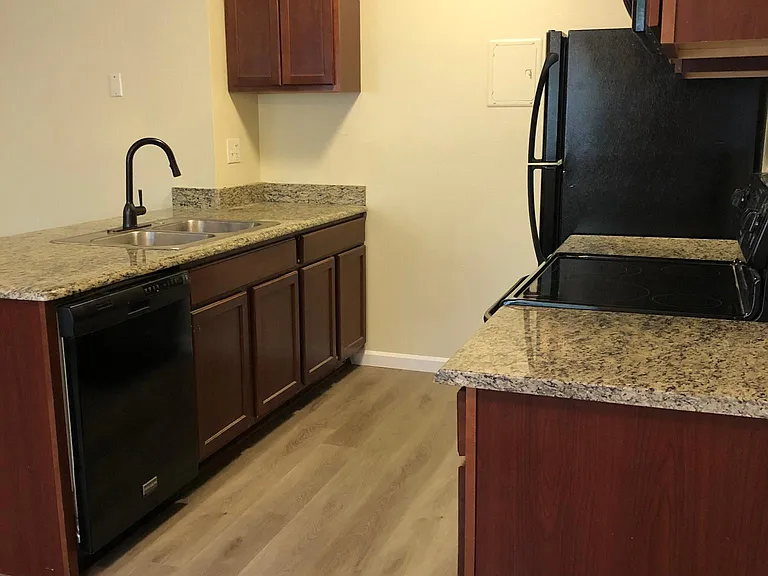 2923 Sage St #B — Photo 4
