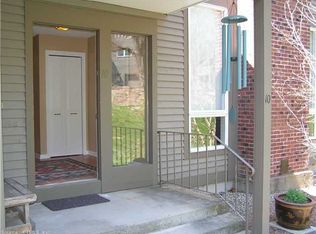 10 Mulberry Ln, Avon, CT 06001