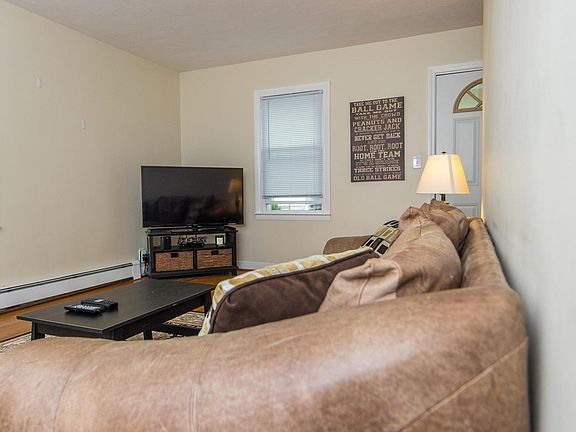 5th image of 88 Milbrook Dr