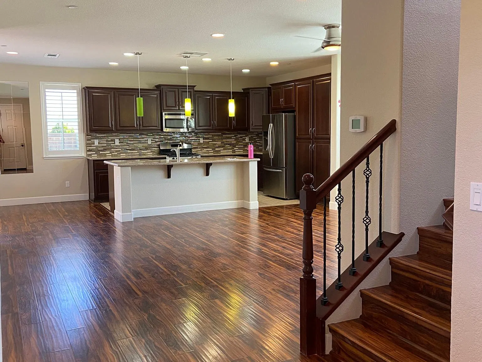 909 Willow Bridge Dr — Photo 2