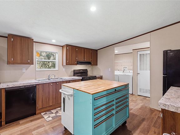 4th image of 754 Maple Dr