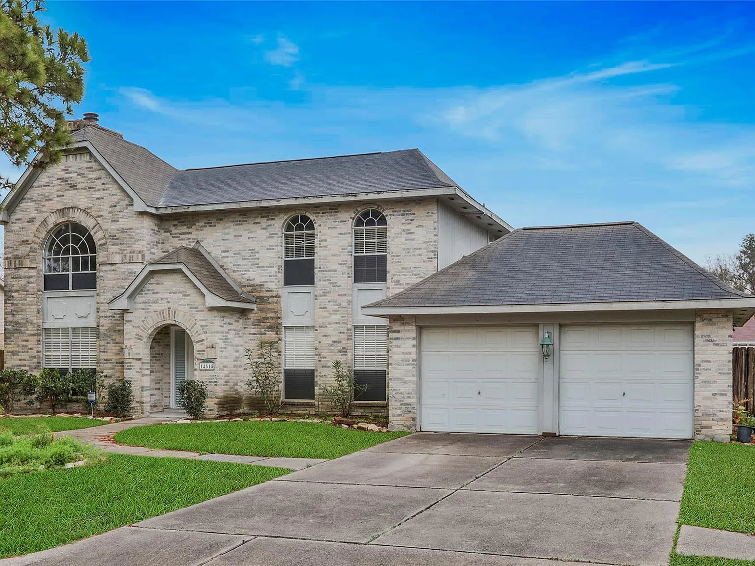 3 bed, 2.5 bath, 1674 sqft, $2,200 — Photo 3