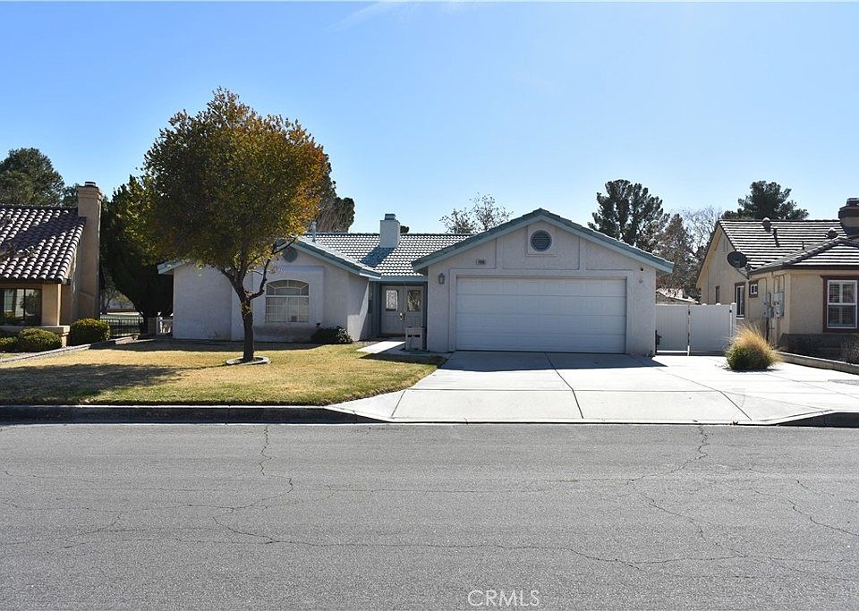 1st image of 14999 Blue Grass Dr