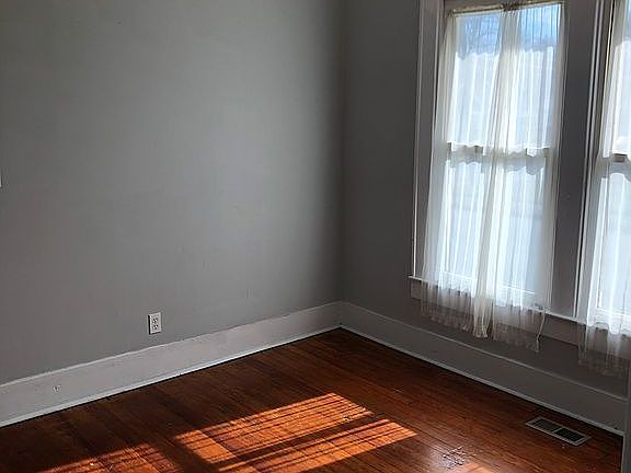 4th image of 1714 E 12th St