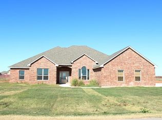 8218 SW Sun Valley Dr, Lawton, OK 73505