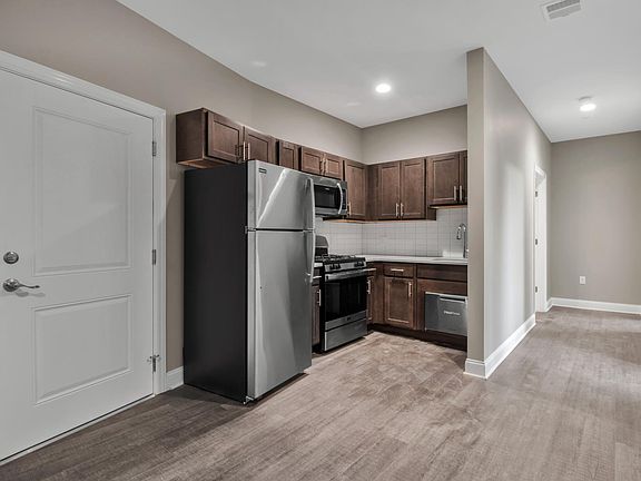 2nd image of 531 Virginia St #203