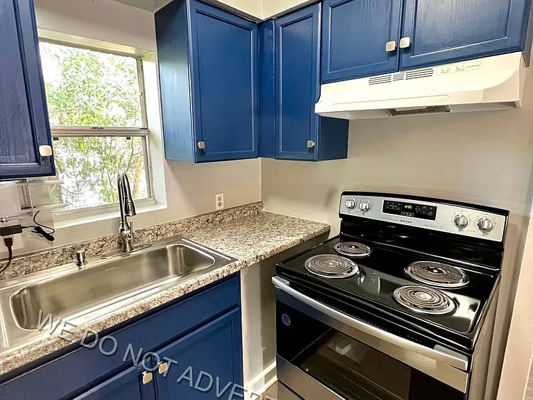 8663 5th Ave — Photo 5