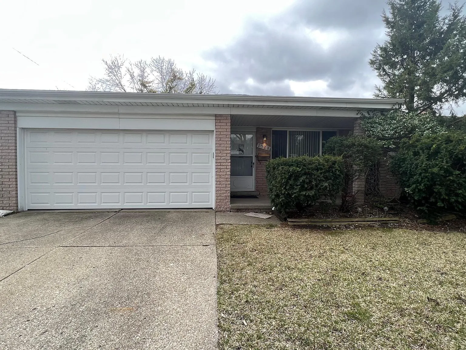 2528 Antonia Ln — Photo 1