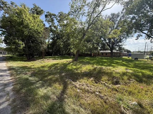 2015 Toledo St, Beaumont, TX 77703