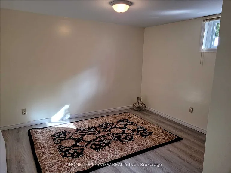 45 French Cres #BASEMENT — Photo 9