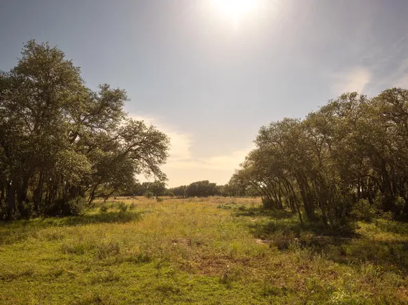 1701 Gipson Rd, Johnson City, TX 78636
