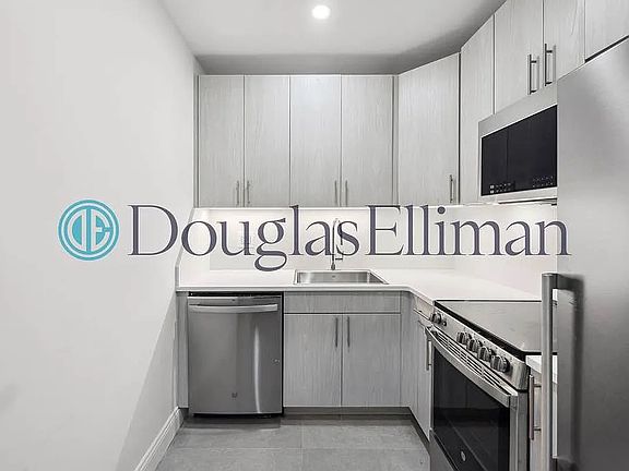 5th image of 295 Park Ave S APT 9PHA