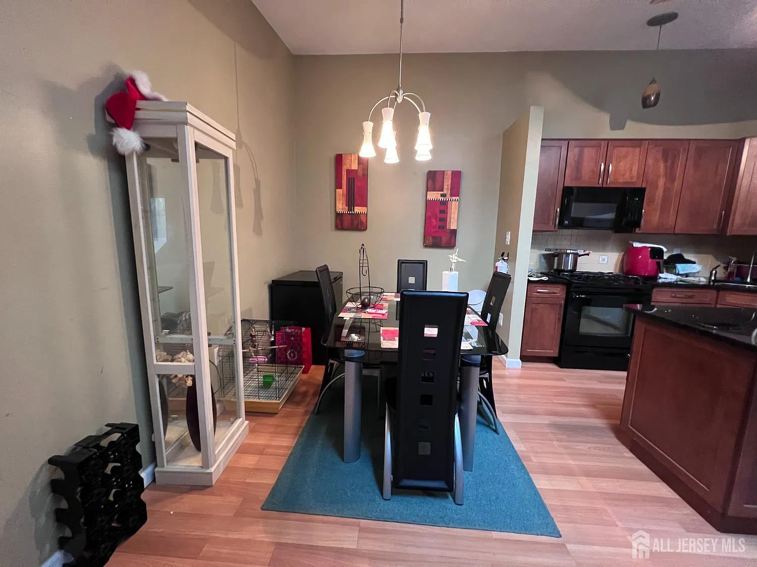 2 bed, 2.0 bath, $2,350 — Photo 3