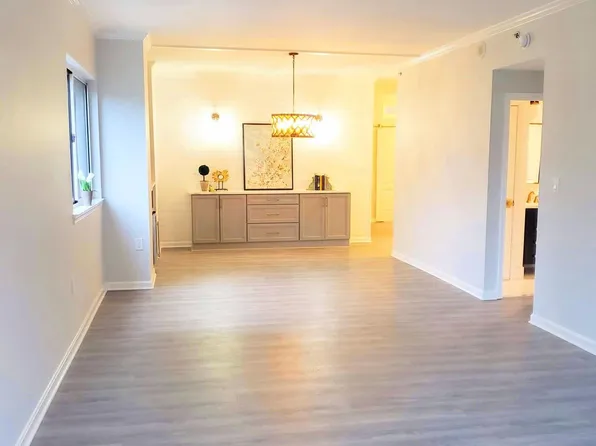 1211 S Eads St, Arlington, VA