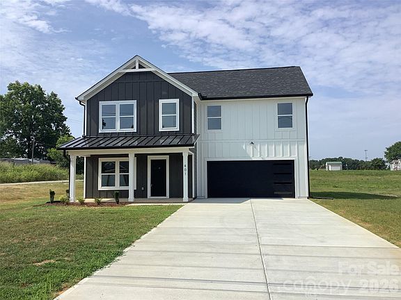 2nd image of 401 Oak Grove Rd