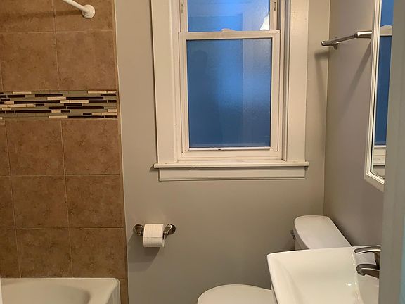 4th image of 1629 W 37th Pl Front 2