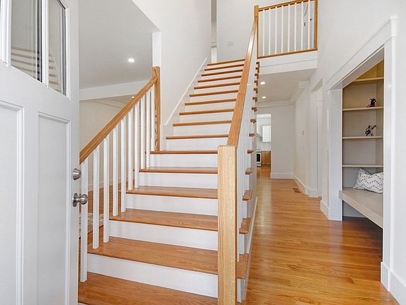 4th image of 32 Hickory Cliff Rd