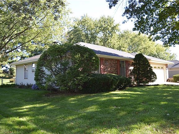 3rd image of 3513 Emerald Ln