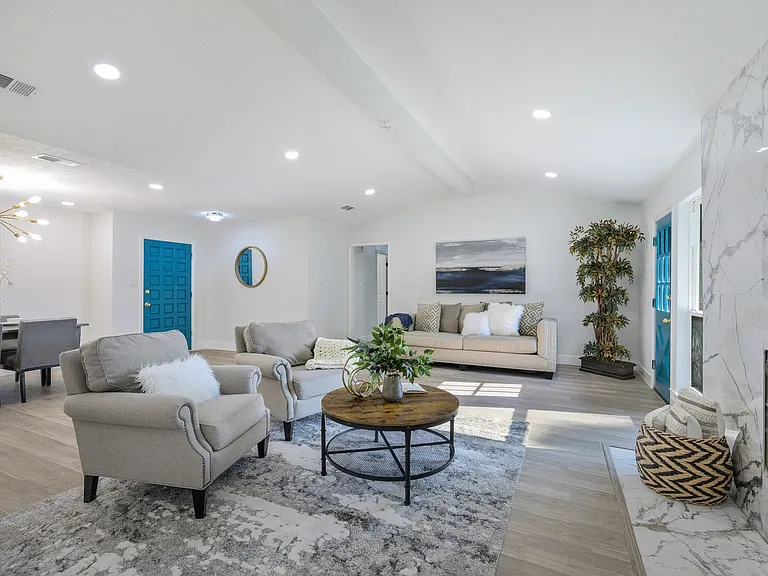 2400 Bengal Ln — Photo 11