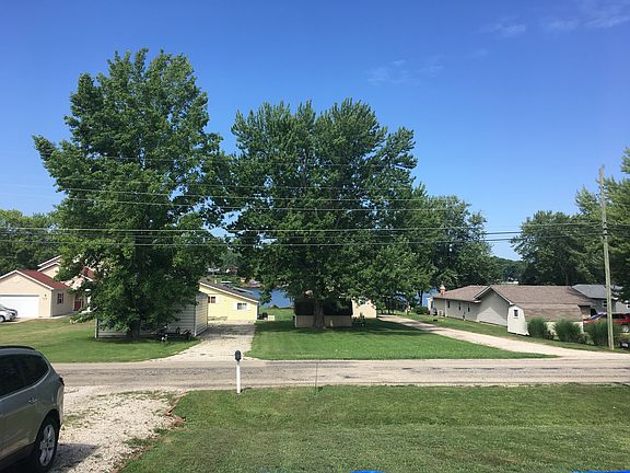 2nd image of 2260 & 2262 Lakeshore Dr