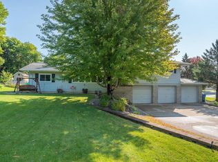 1205 Pierce St S, Shakopee, MN 55379