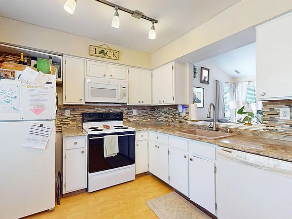 2nd image of 35 Waterview Dr Unit 35