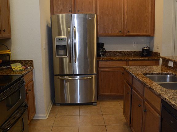 3rd image of 3020 Ashland Ln S