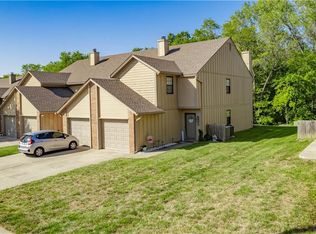 248 SW Pinetree Ln, Lees Summit, MO 64063